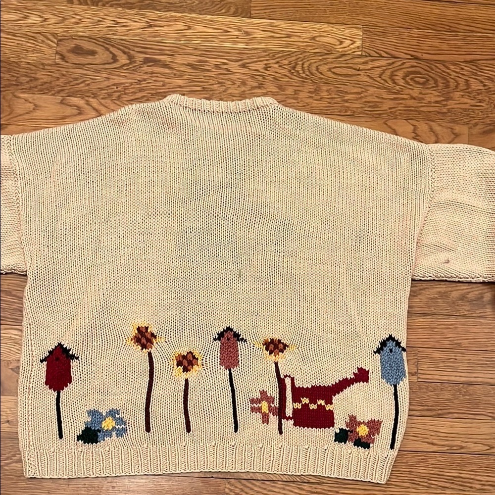 Women’s Beige woman in garden Sweater. - Picture 5 of 9